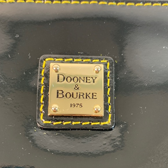 Dark Academia Dooney & Bourke Black Patent Leather Preppy Pouch - Picture 2 of 9